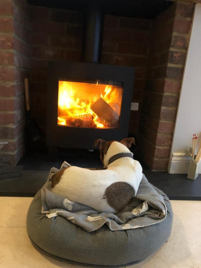 Ryefield Cottage - Luxurious Self-Catered Holiday Cottage With A Log Burner Чичестер Экстерьер фото